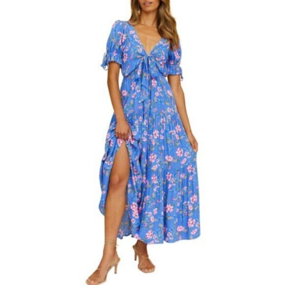 V-neck tie-dress with pleated hem and short sleeves